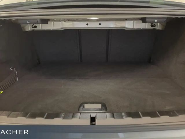 BMW 330 330e M-Sport Sedan xDrive