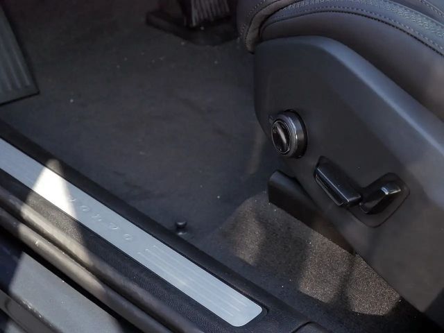 Volvo XC60 AWD Dark Plus