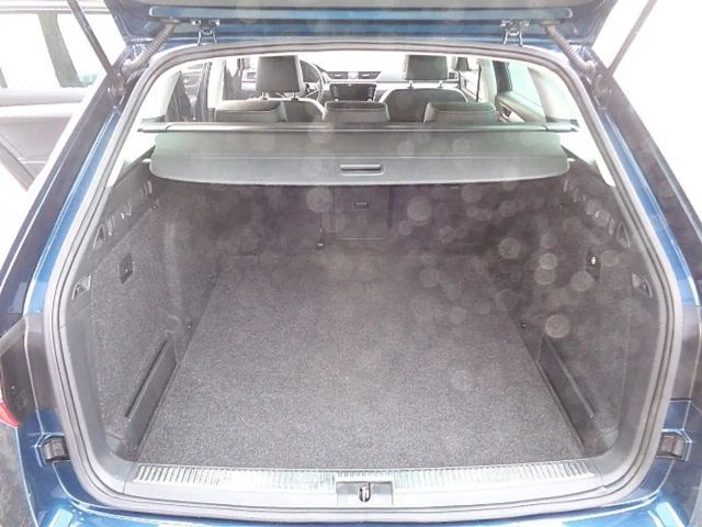 Skoda Superb Kombi 2,0 TDI DSG *LED *Navi *Leder *Top