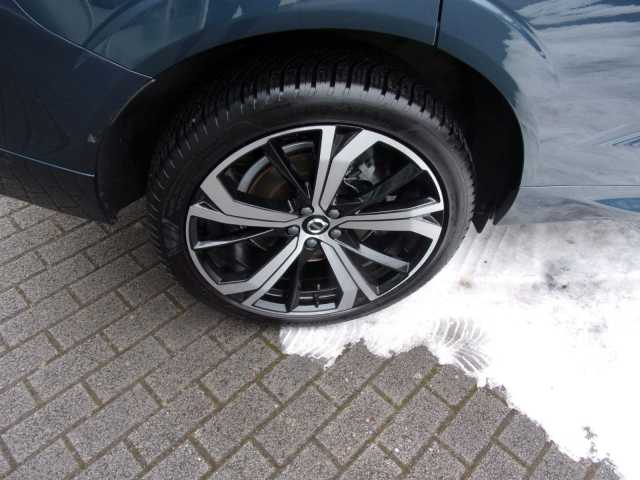 Volvo XC60 AWD Dark Plus