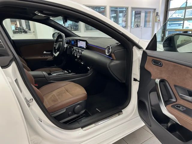 Mercedes-Benz CLA 200 AMG Line Shooting Brake