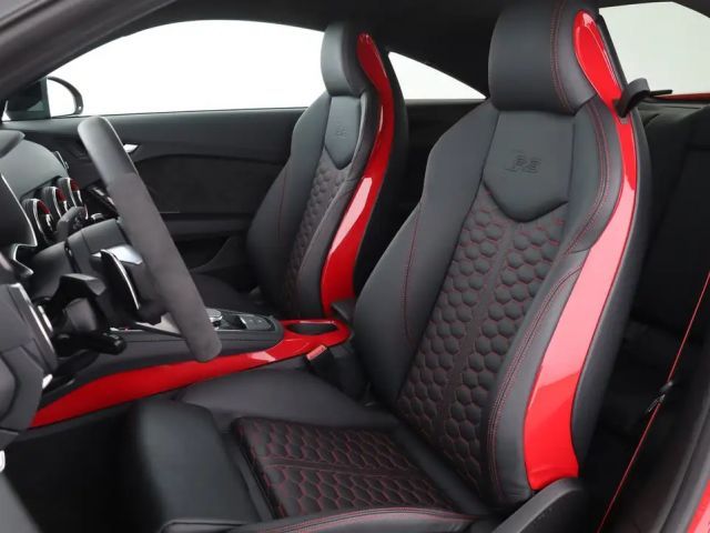 Audi RS Q3 Audi TT RS Coupé