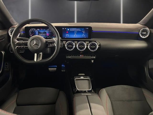 Mercedes-Benz CLA 200 AMG Line Coupé