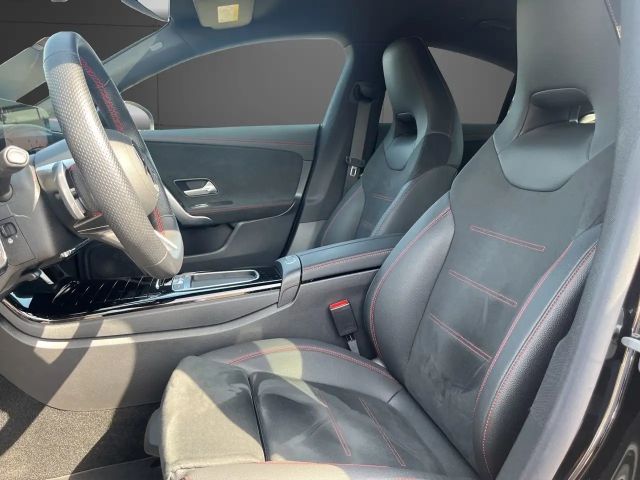 Mercedes-Benz CLA 200 AMG Line Coupé