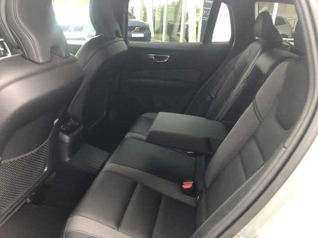 Volvo V60 AWD Dark Hybrid Plus T6