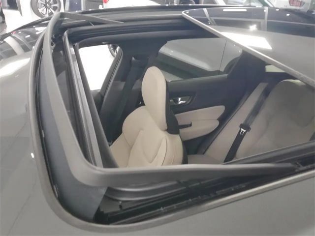 Volvo XC60 AWD Dark Plus T6