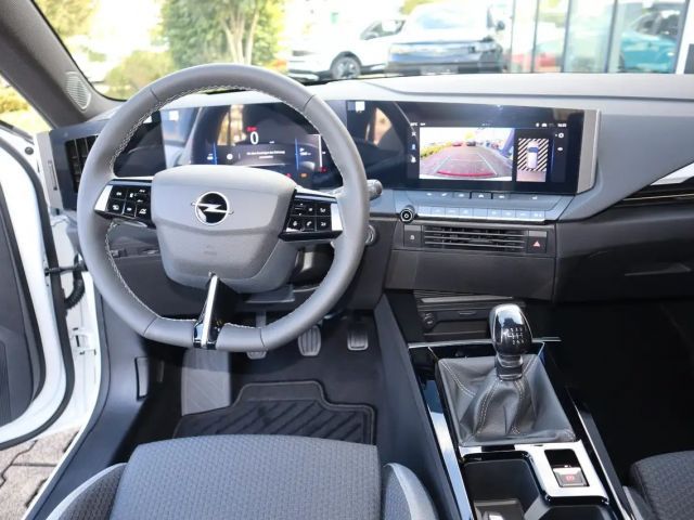 Opel Astra 1.2 Turbo Edition Sports Tourer