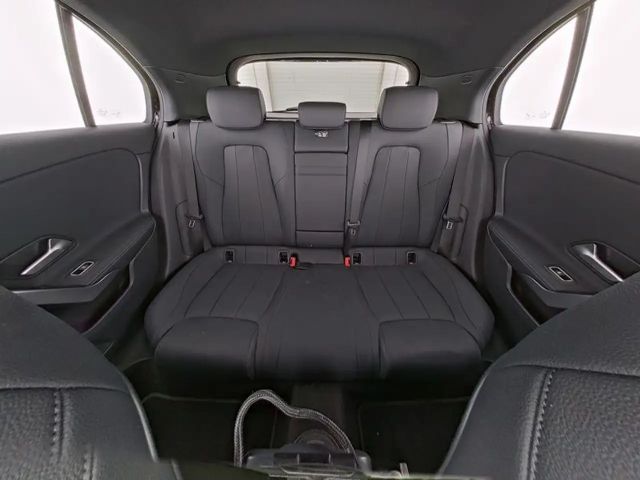 Mercedes-Benz A 180 , 7G-DCT, Progr. Adv. Plus, Night-Paket, Totwin...