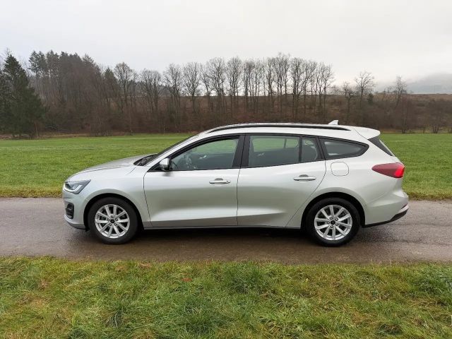 Ford Focus Cool & Connect Wagon