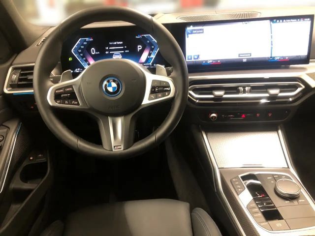 BMW 330 330e xDrive