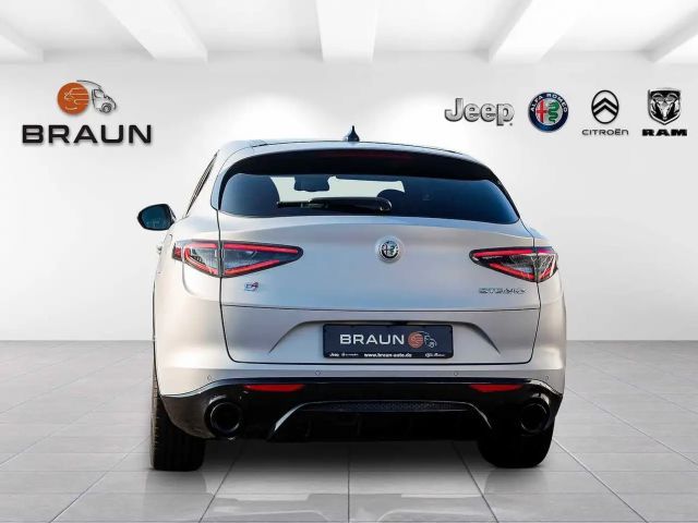 Alfa Romeo Stelvio AT8 Q4 Turbo