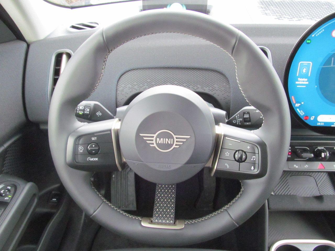 MINI Cooper C Countryman Countryman C HUD PanoD.Kamera OLED KomfZ.AHK 18"