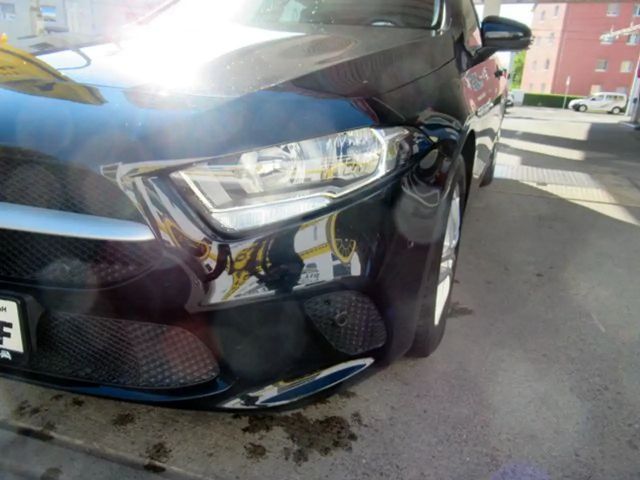 Mercedes-Benz A 200 A 200 d