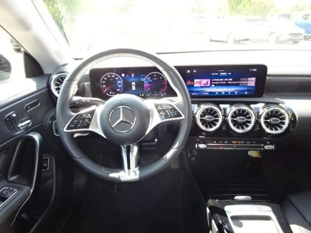 Mercedes-Benz CLA 200 Progressive