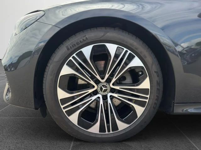 Mercedes-Benz E 200 AVANTGARDE Sedan