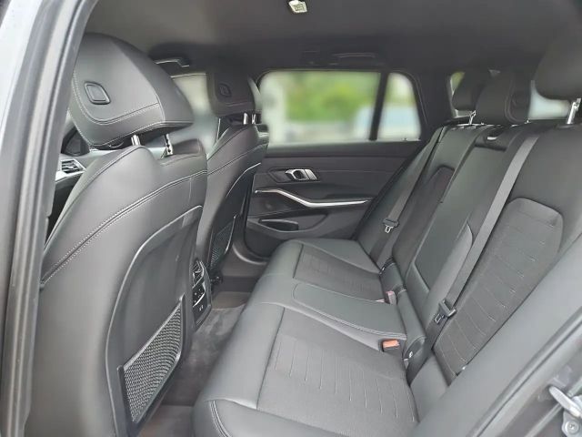 BMW 330 330i Sport Line Touring xDrive