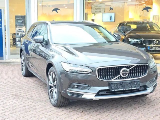 Volvo V90 Cross Country AWD Plus