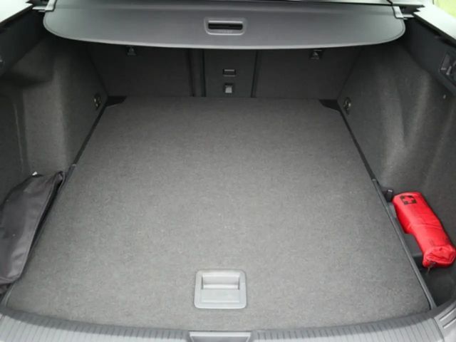 Volkswagen Golf 1.0 TSI Life Variant