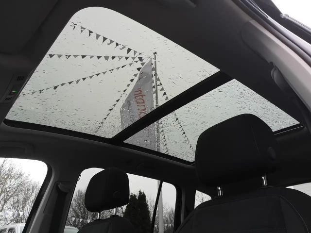 Volkswagen Touran 1.5 TSI DSG Highline R-Line