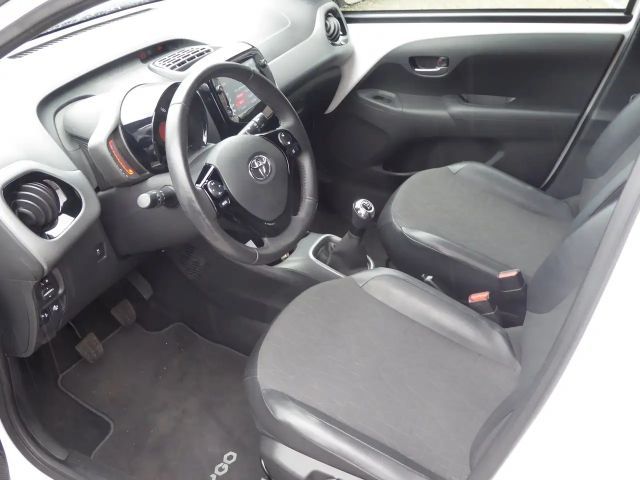 Toyota Aygo Hatchback X-final