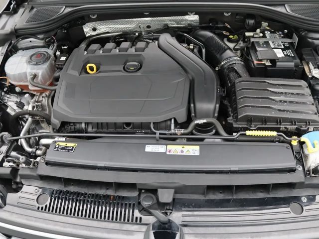 Volkswagen Golf 1.5 eTSI DSG Life Variant