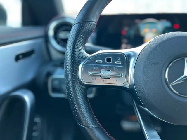 Mercedes-Benz CLA 200 AMG Line Coupé