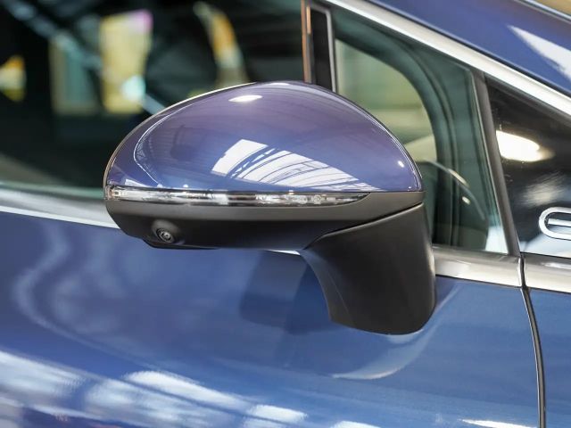 Mercedes-Benz EQE 300 Electric Art Sedan