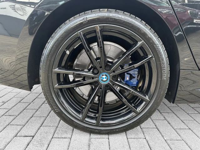 BMW 330 330e M-Sport Touring