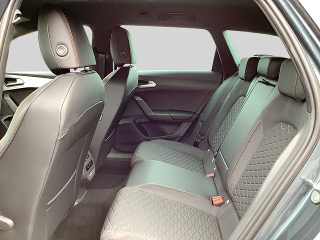 Seat Leon 1.5 eTSI Black FR-lijn Sportstourer