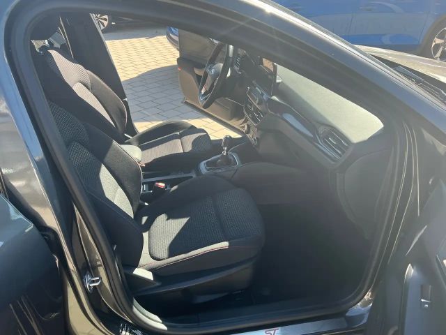 Ford Focus ST Line Wagon