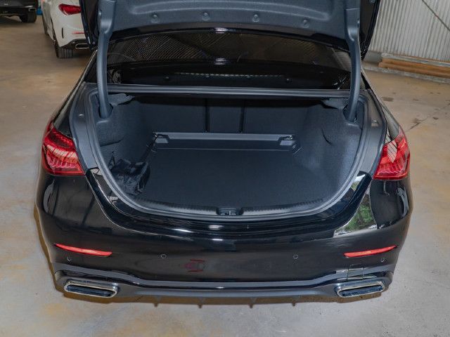 Mercedes-Benz C 200 AMG Line Sedan