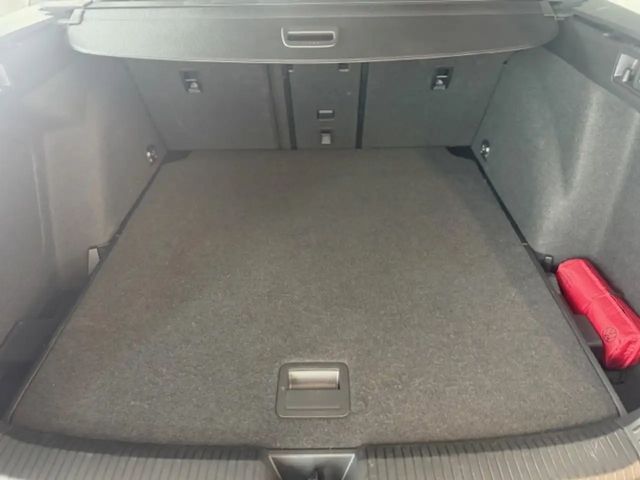 Volkswagen Golf 1.5 eTSI DSG Variant