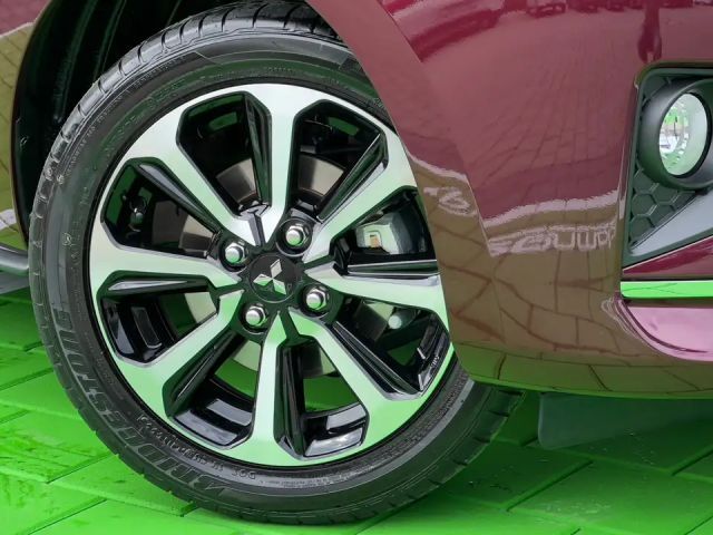 Mitsubishi Space Star Star