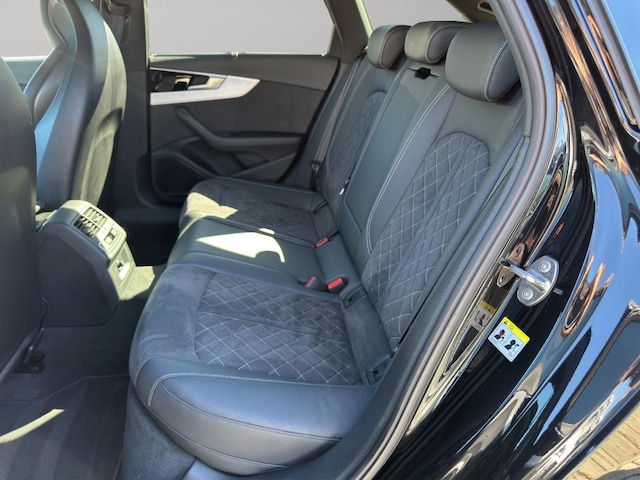 Audi A4 45 TFSI Avant Quattro S-Line S-Tronic