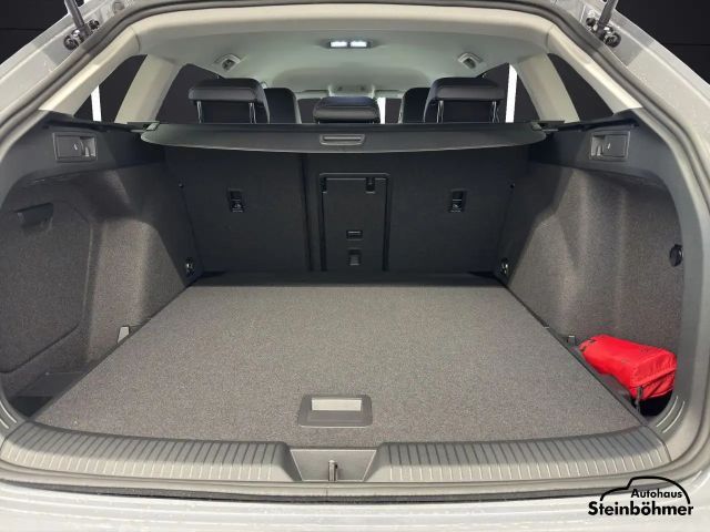 Volkswagen Golf 1.5 eTSI DSG Variant