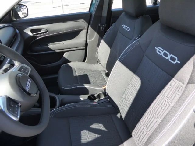 Fiat 600e Hybrid mHEV 145 6-Gang eDCT