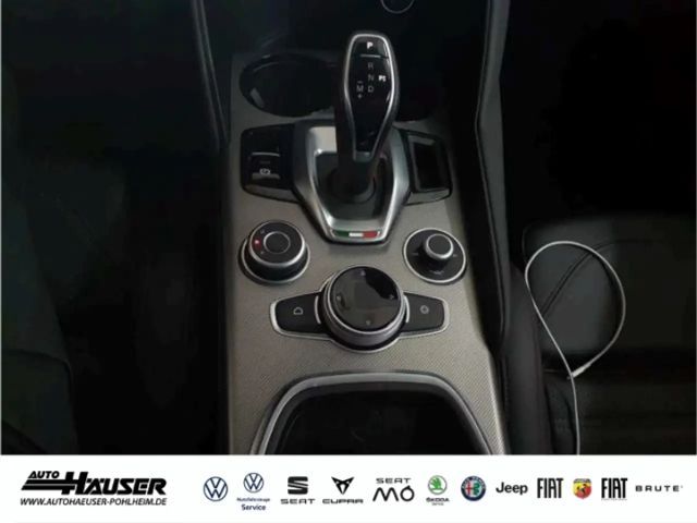 Alfa Romeo Giulia Q4 Turbo