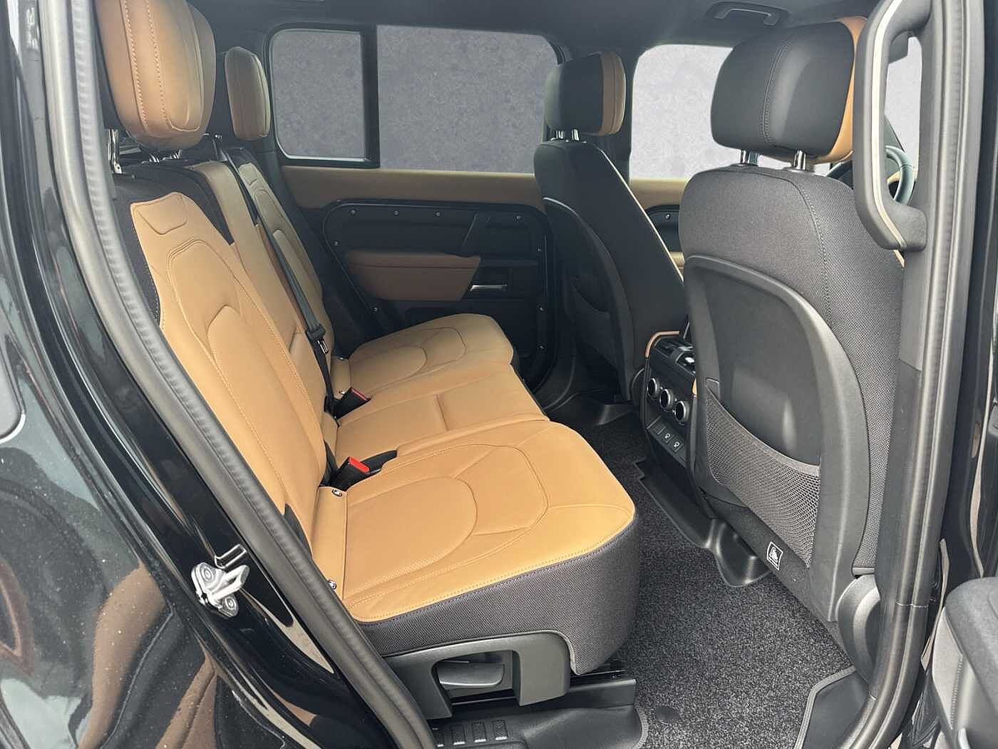 Land Rover Defender 110