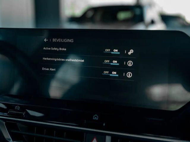 Citroën C4 1.2 Benz MT6 | Camera | Parkeersens a | Keyless...