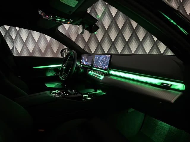 BMW 520 520d M-Sport Sedan xDrive