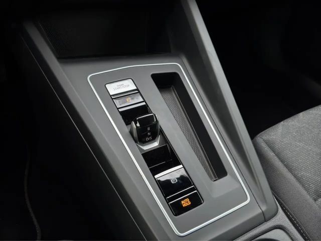 Volkswagen Golf 1.5 eTSI DSG Life Variant