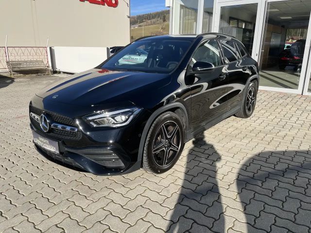 Mercedes-Benz GLA 200 4MATIC AMG Line GLA 200 d