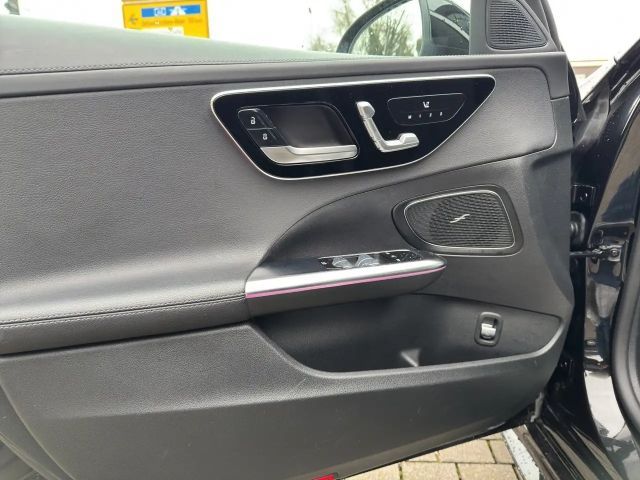 Mercedes-Benz C 300 AMG Line Sedan