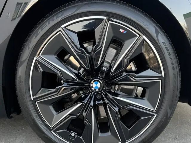 BMW 740 740d M-Sport Sedan xDrive