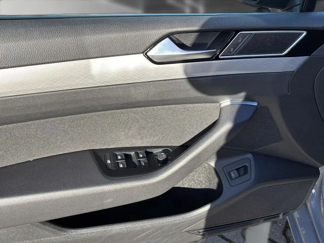 Volkswagen Passat 1.5 TSI DSG Variant