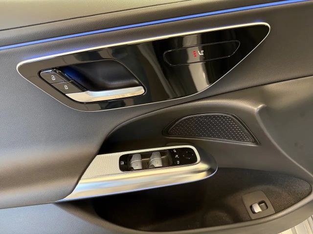 Mercedes-Benz E 220 E 220 d Sedan