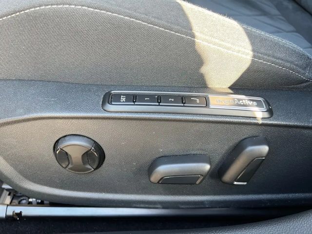 Volkswagen Golf DSG Style Variant