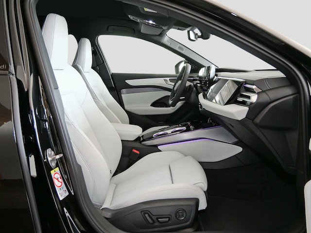 Audi A6 Avant Quattro S-Tronic