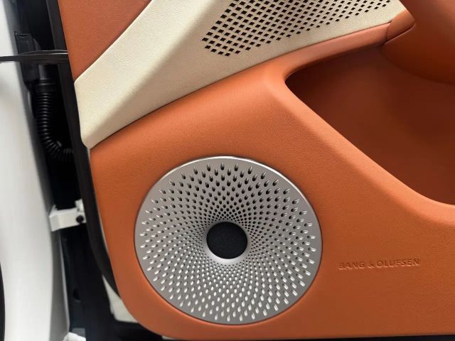 Bentley Flying Spur Hybrid V8