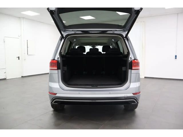 Volkswagen Touran 1.5 TSI DSG R-Line